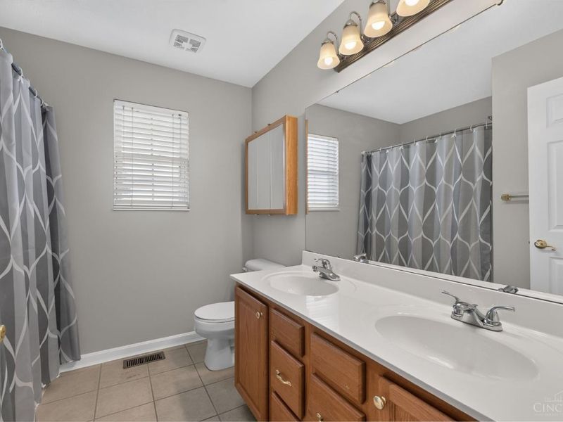 5593 Eden Ridge Drive, Green Township, OH 45247 Photo 24