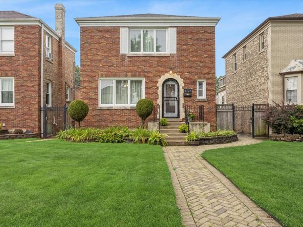 8121 S Fairfield Avenue , Chicago, IL 60652