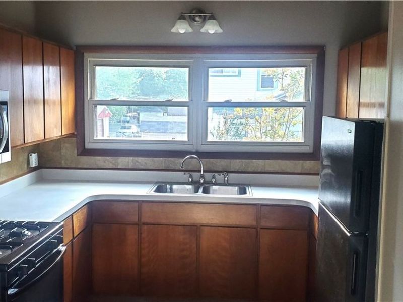 504 Larkin Avenue, Akron, OH 44305 Photo 7