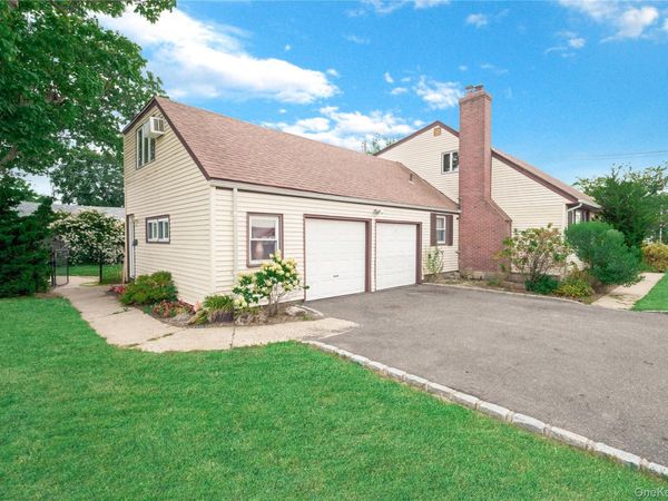280 S Bayview Avenue, Amityville, NY 11701