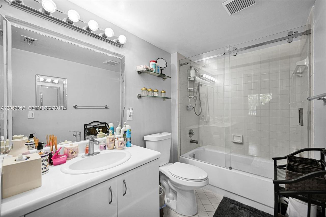 12750 SW 15th St , Unit 204D, Pembroke Pines, FL 33027 Photo