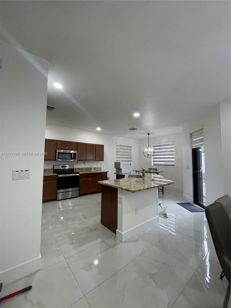 9260 W 35th Ln, Hialeah, FL 33018 Photo