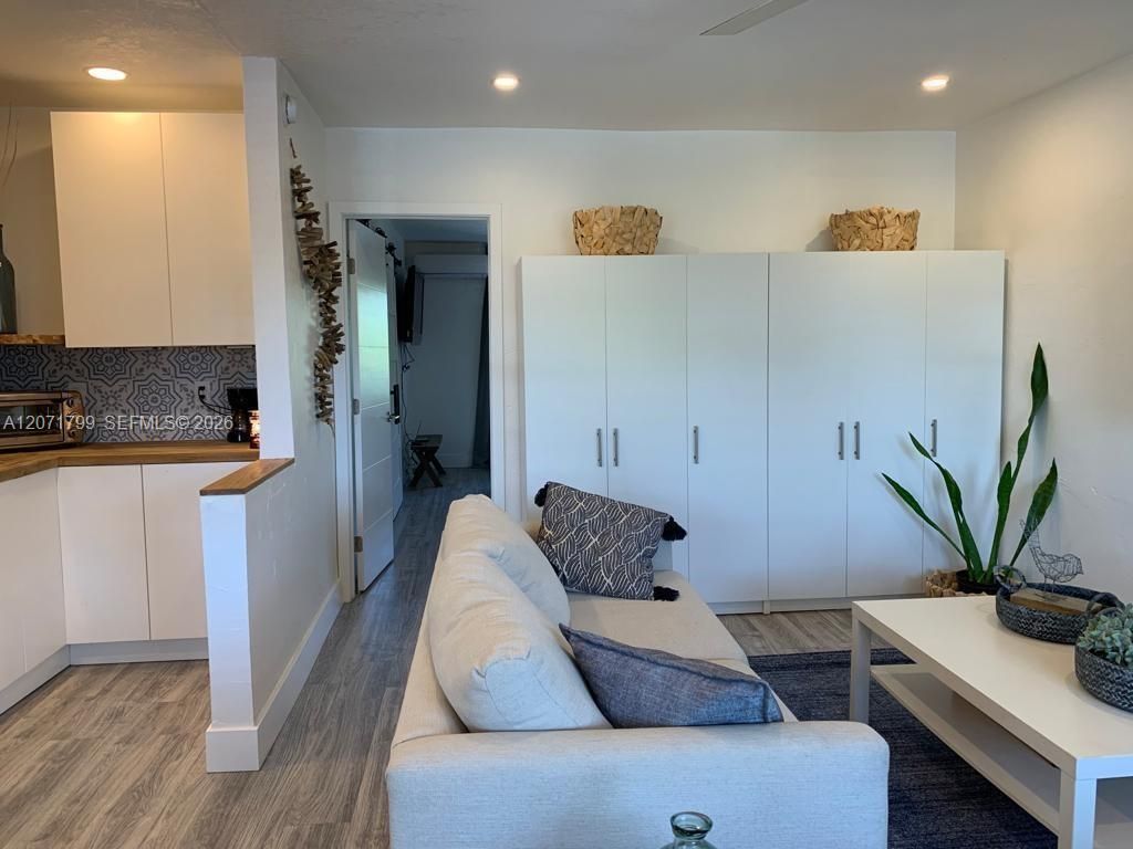 1860 Venice Park Dr , Unit 206, North Miami, FL 33181 Photo