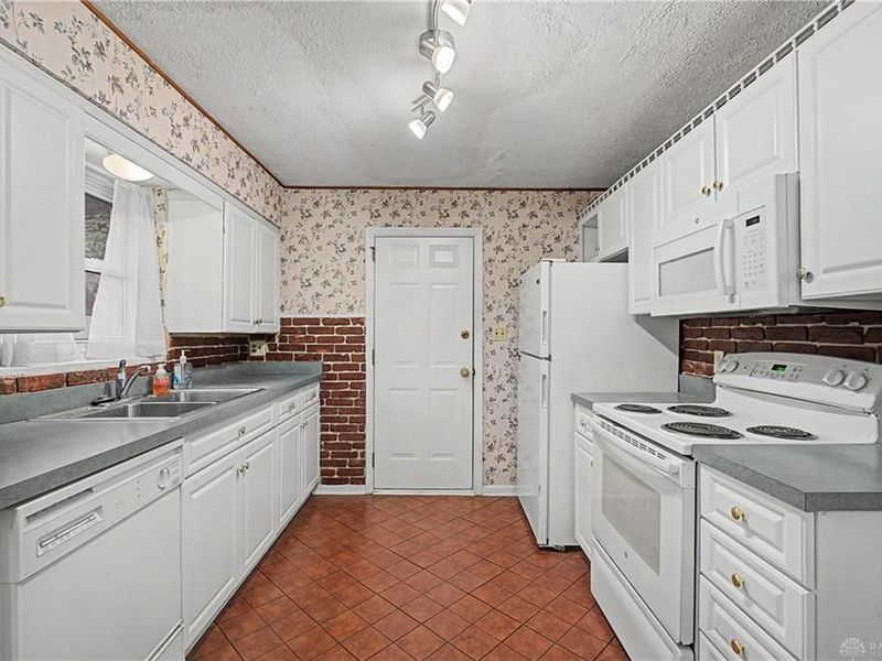 100 Greendale Drive, Kettering, OH 45429 Photo 18