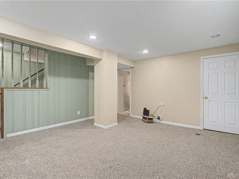 100 Greendale Drive, Kettering, OH 45429 Photo 32