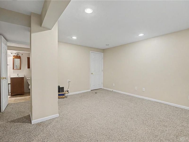 100 Greendale Drive, Kettering, OH 45429 Photo 34