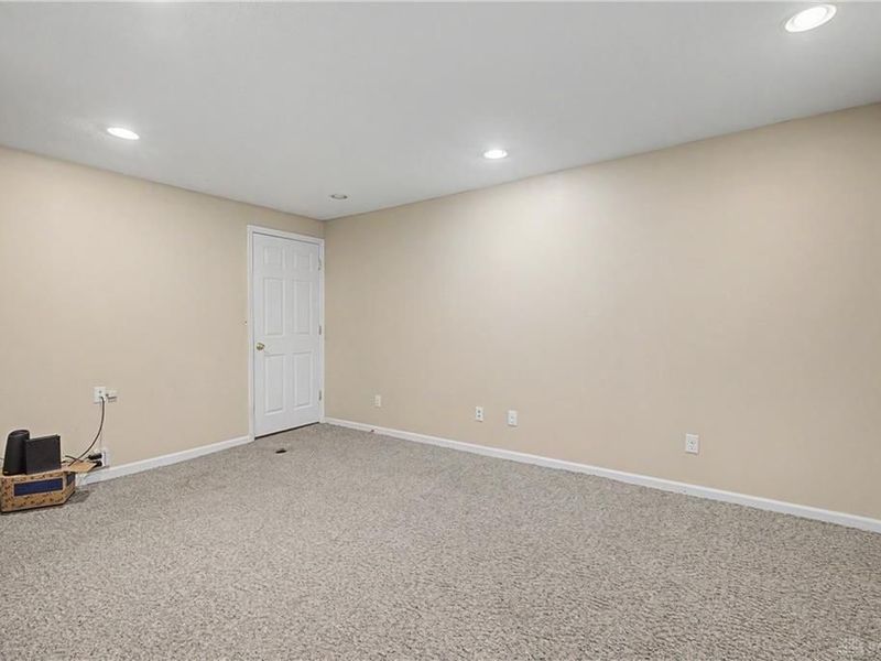 100 Greendale Drive, Kettering, OH 45429 Photo 35