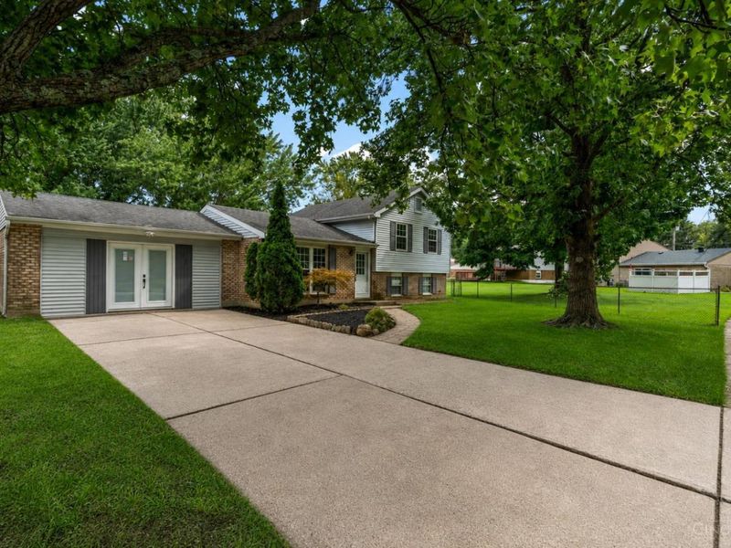 675 Woodgate Road, Union Township, OH 45244 Photo 2