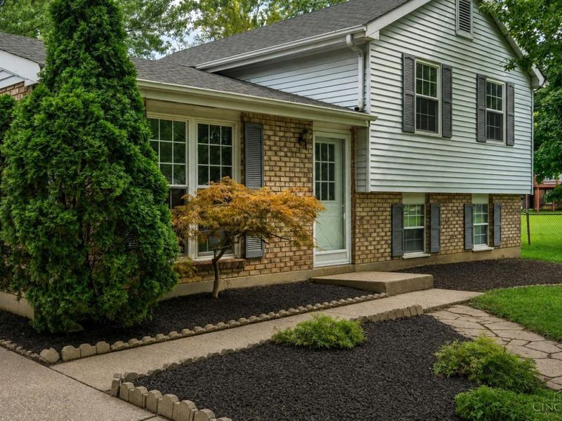 675 Woodgate Road, Union Township, OH 45244 Photo 3