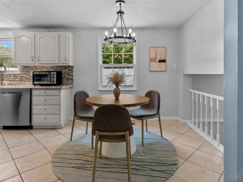 675 Woodgate Road, Union Township, OH 45244 Photo 9