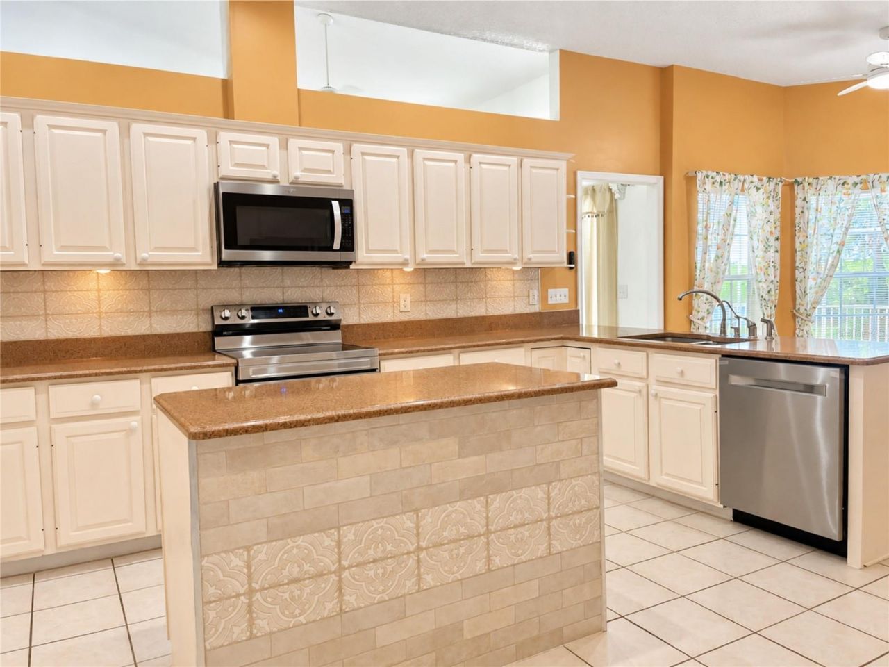 7116 Pebble Beach Lane, Seminole, FL 33777 Photo