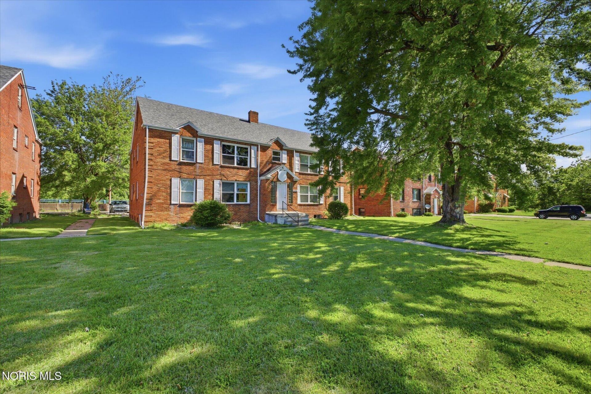 1372 N Cove Boulevard, Toledo, OH 43606 Main Photo