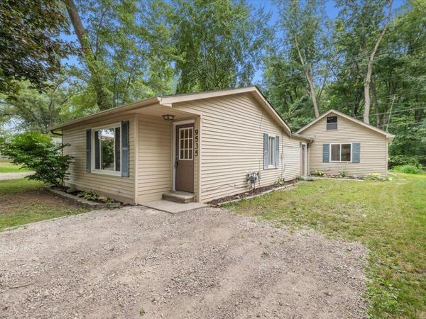 9535 Listeria Street, Commerce Twp, MI 48382