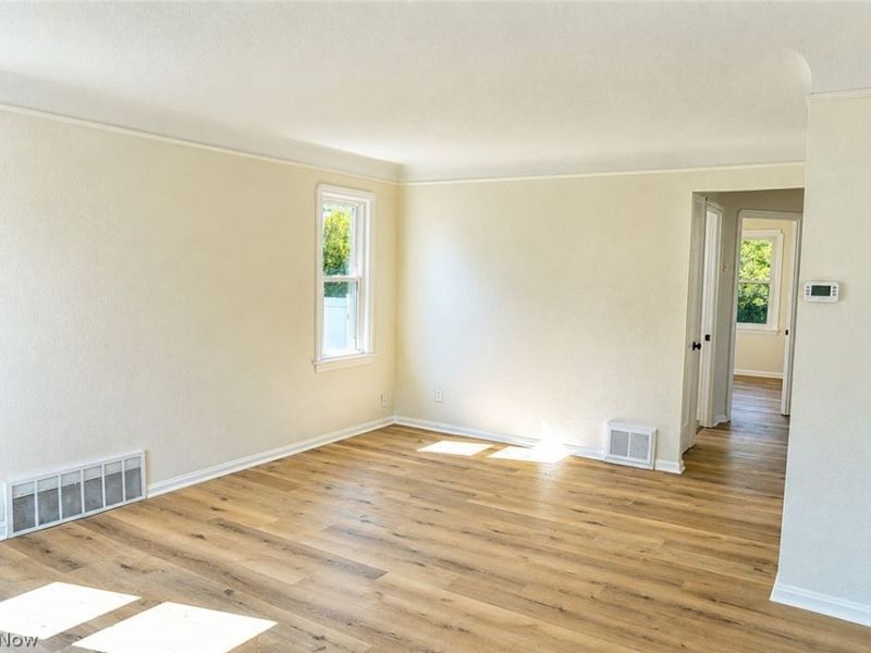 13520 Saint James Avenue, Cleveland, OH 44135 Photo 2