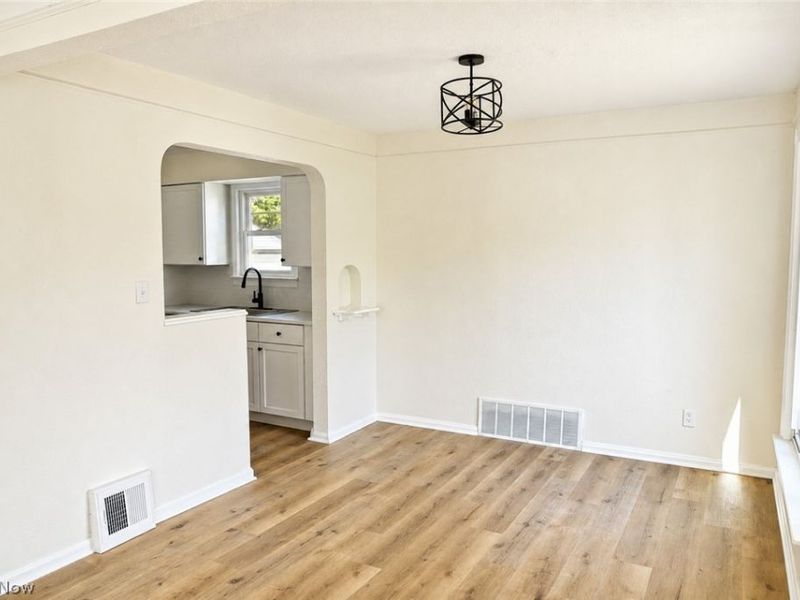 13520 Saint James Avenue, Cleveland, OH 44135 Photo 6