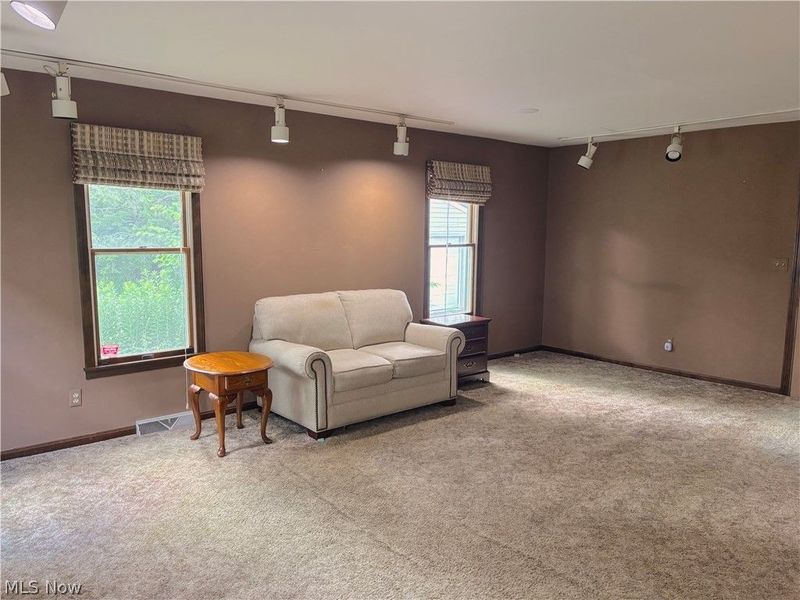 365 Genesee Avenue NE, Warren, OH 44483 Photo 6