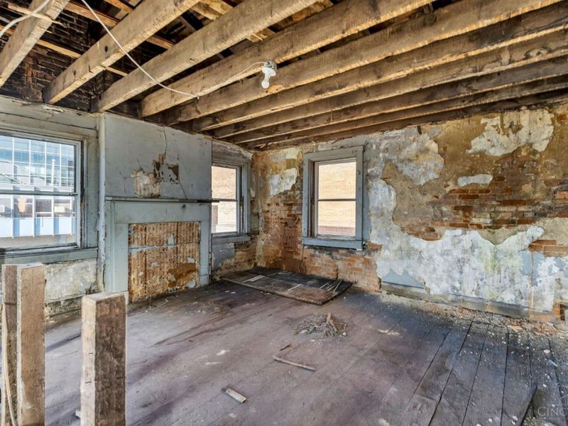 414 Central Avenue, Cincinnati, OH 45202 Photo 18