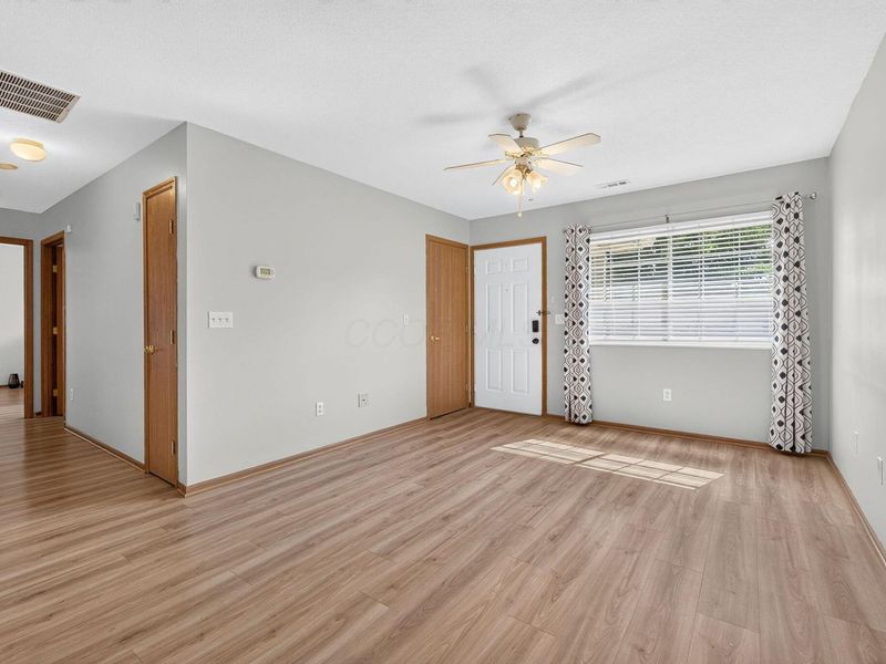 4351 Seahorse Lane , Groveport, OH 43125 Photo 8