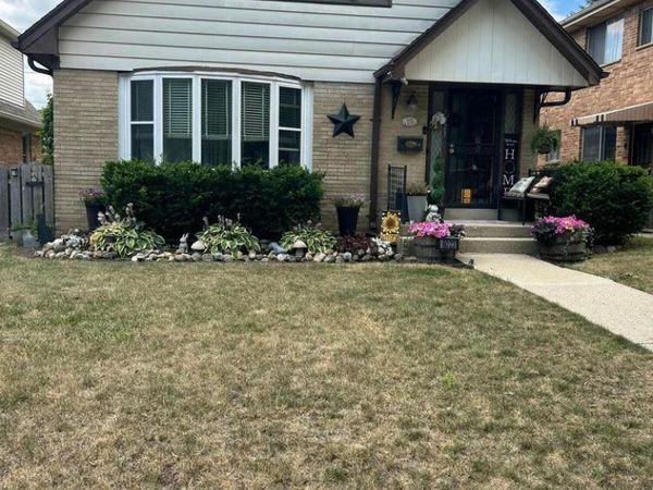 8023 W Beckett AVENUE, Unit 8023A, Milwaukee, WI 53218