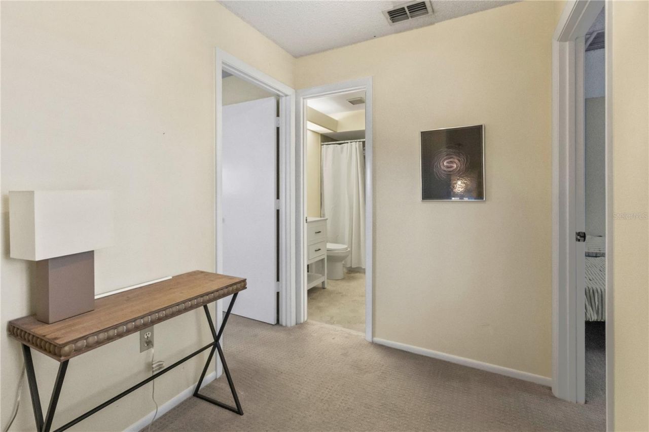 4096 Center Pointe Place, Unit 20B, Sarasota, FL 34233 Photo