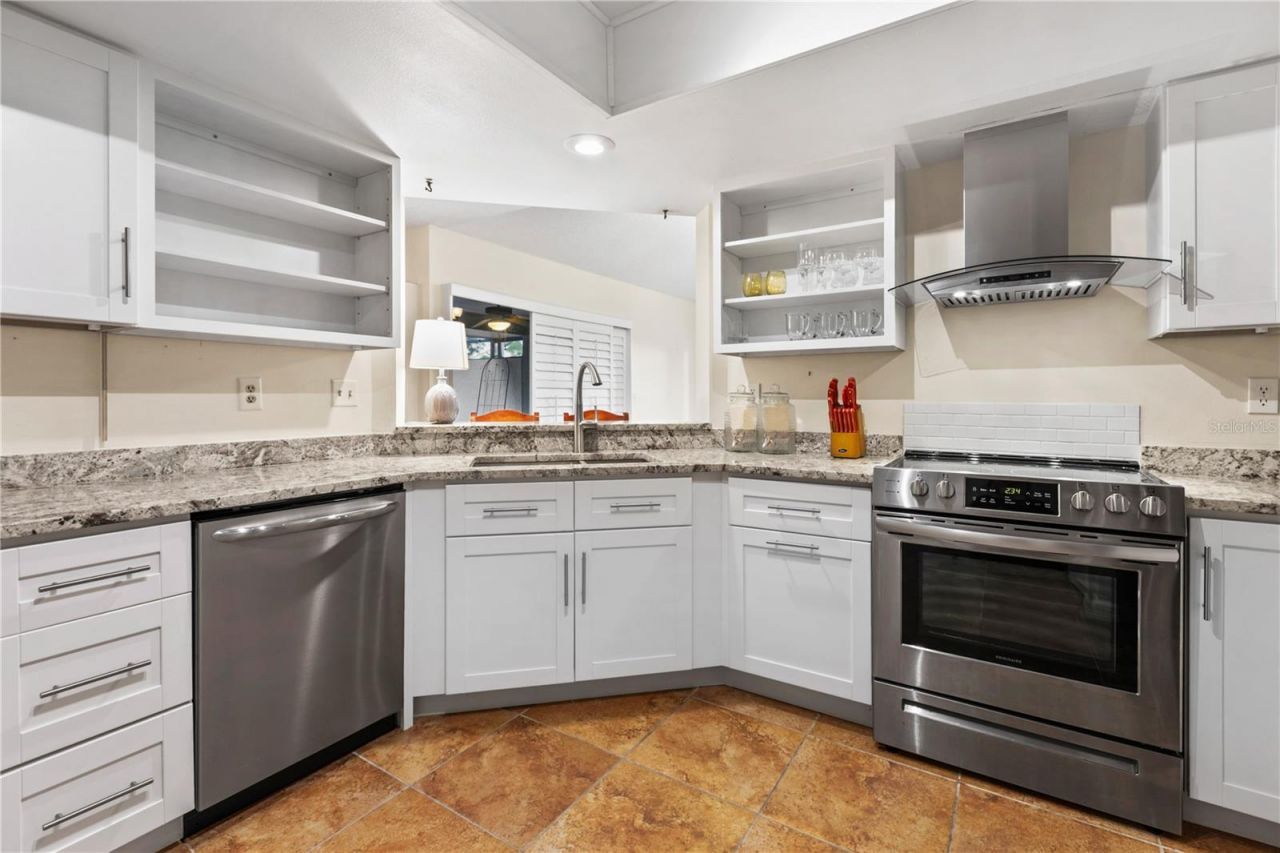 4096 Center Pointe Place, Unit 20B, Sarasota, FL 34233 Photo