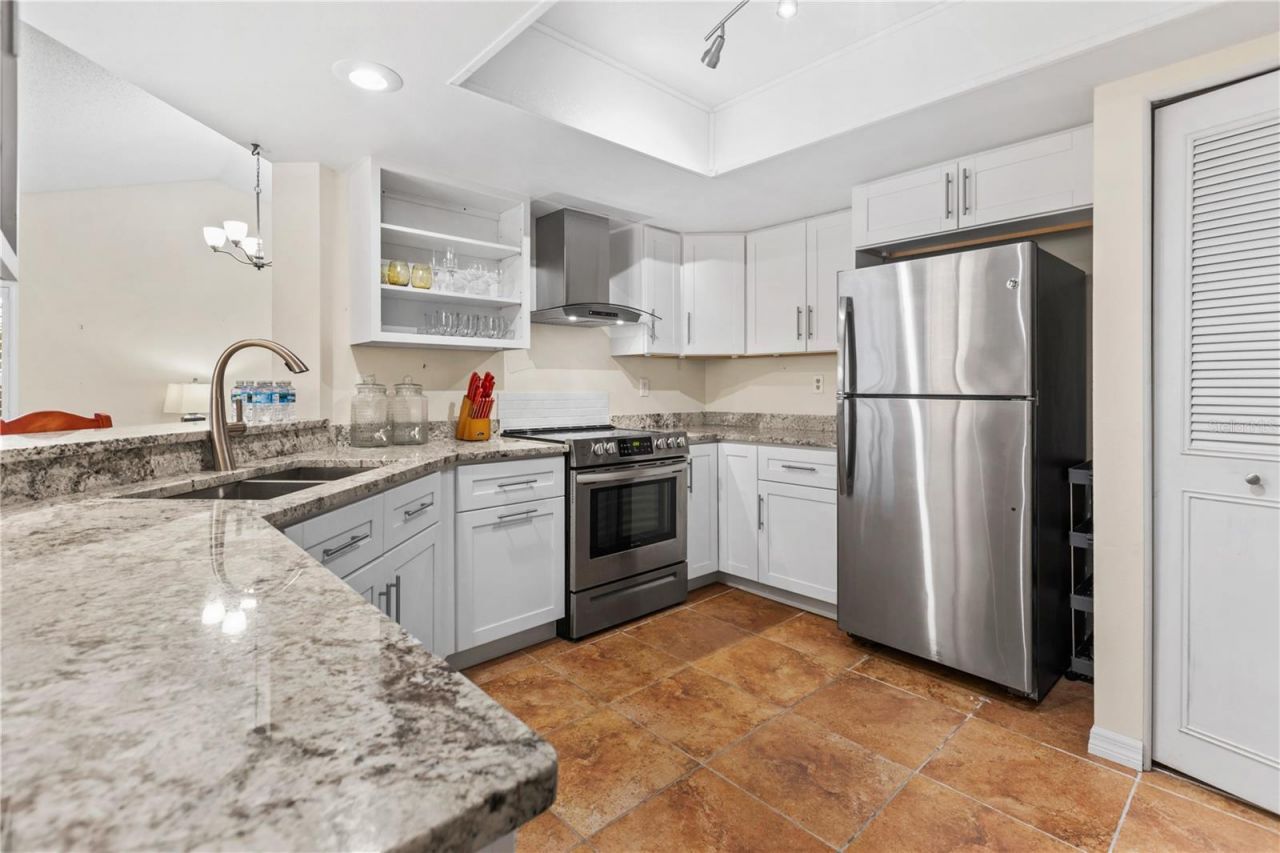 4096 Center Pointe Place, Unit 20B, Sarasota, FL 34233 Photo