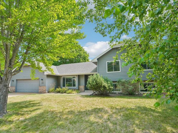 5558 Chatsworth Street N, Shoreview, MN 55126