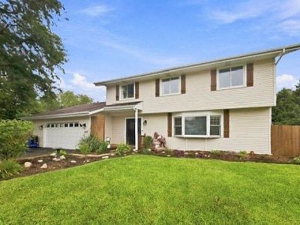 430 Shagbark Lane , Lindenhurst, IL 60046