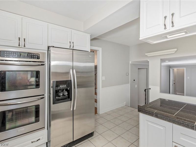 5512 Lansbury Lane, Lyndhurst, OH 44124 Photo 14
