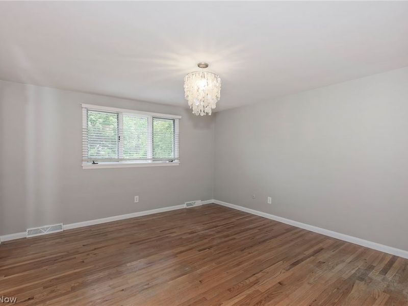 5512 Lansbury Lane, Lyndhurst, OH 44124 Photo 24