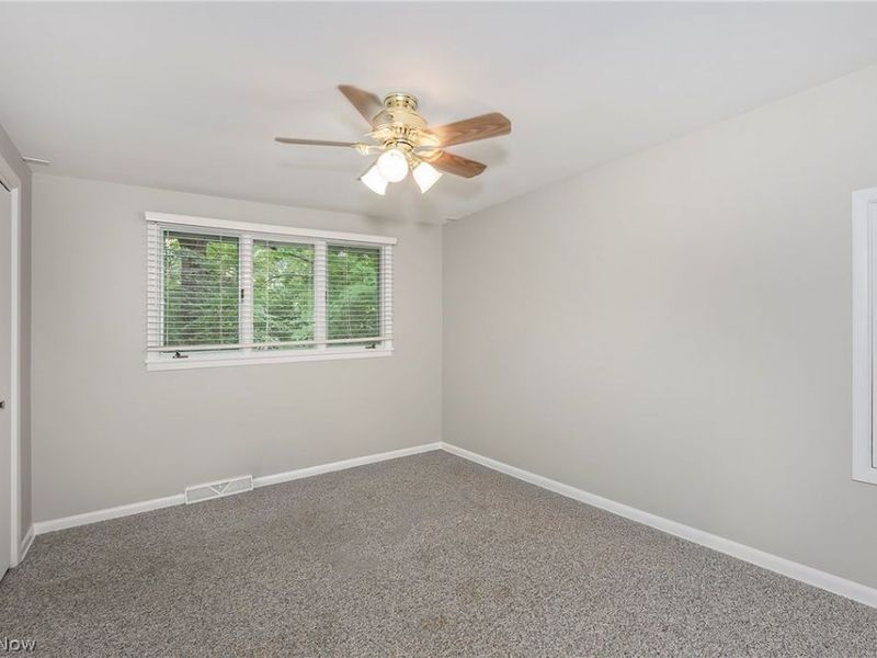 5512 Lansbury Lane, Lyndhurst, OH 44124 Photo 32
