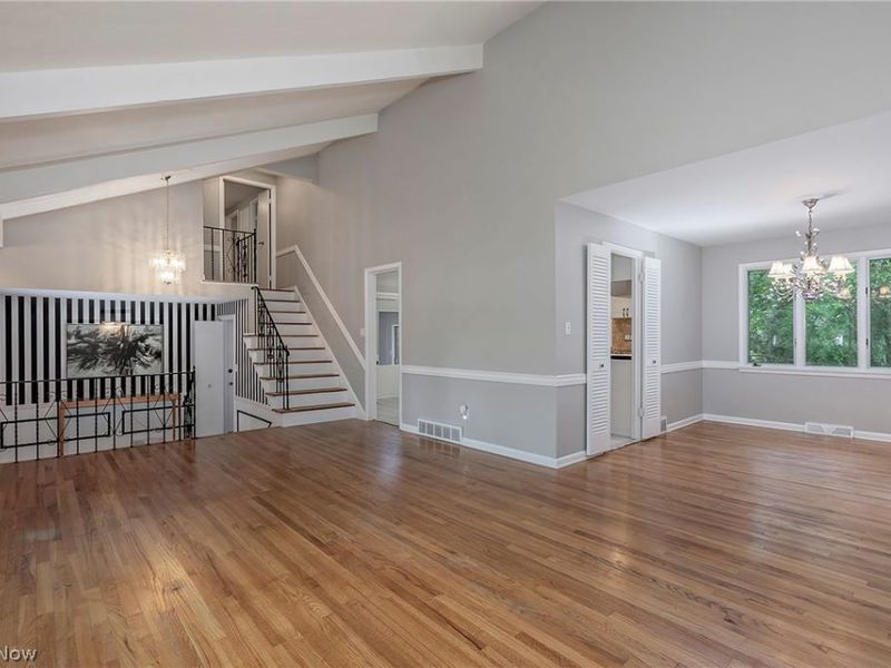 5512 Lansbury Lane, Lyndhurst, OH 44124 Photo 9