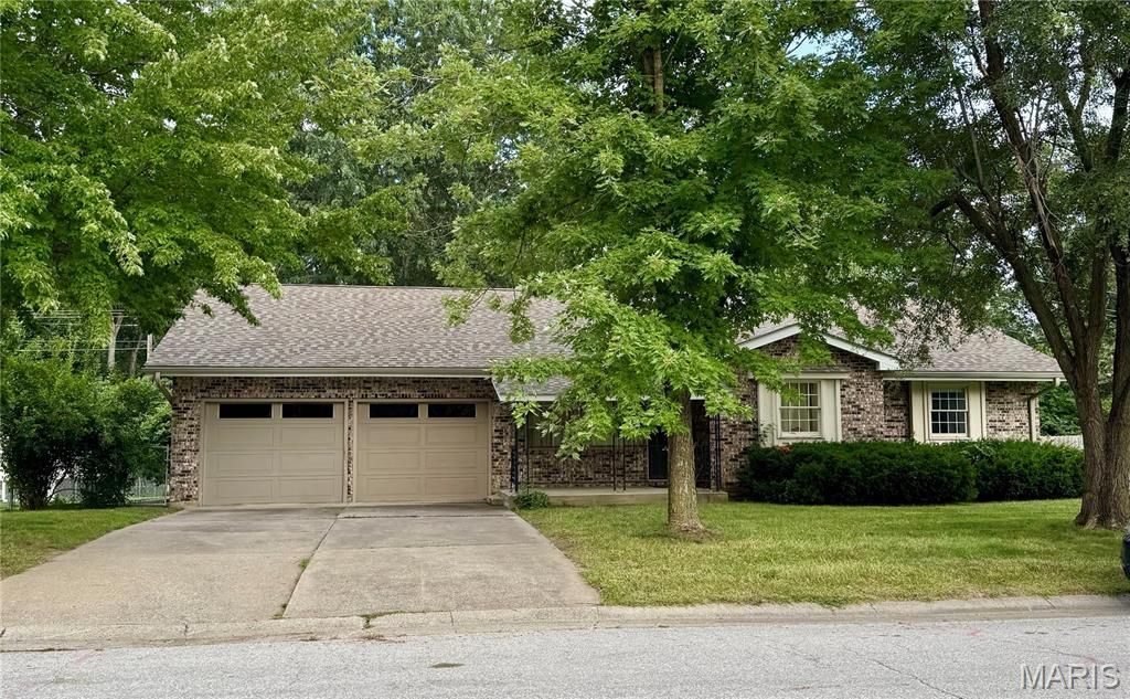130 Pioneer Trail, Hannibal, MO 63401 Main Photo