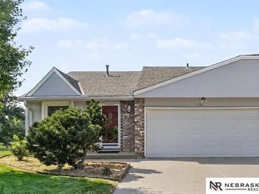11736 Ruggles Circle, Omaha, NE 68164