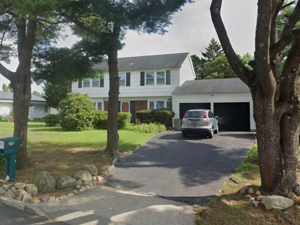 30 Segatogue Lane , South Setauket, NY 11720