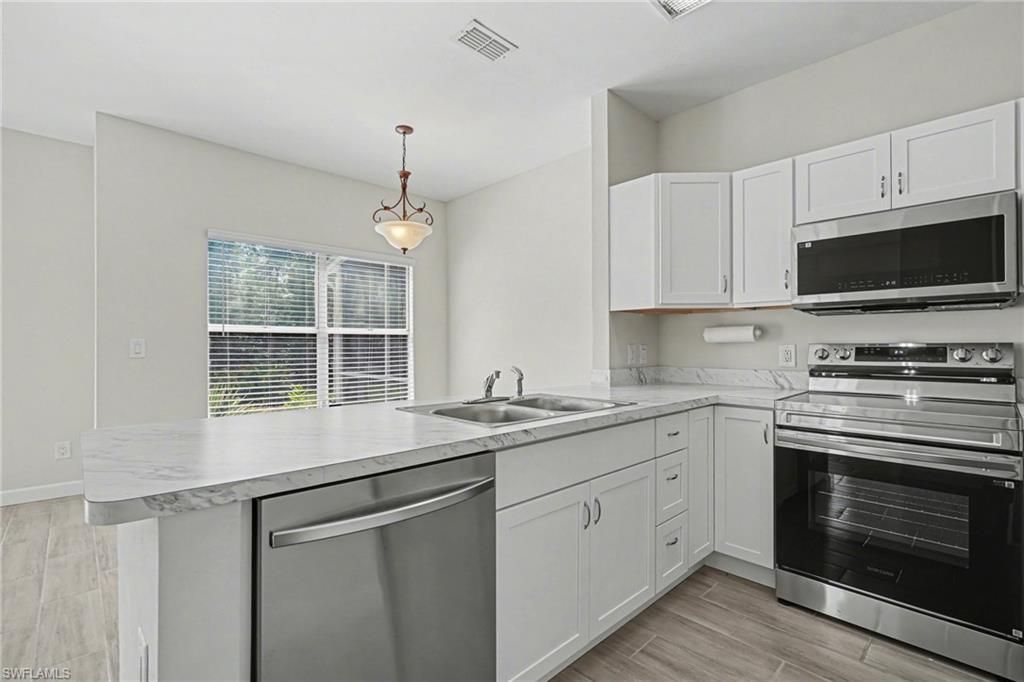6081 Lake Front Dr , Fort Myers, FL 33908 Photo