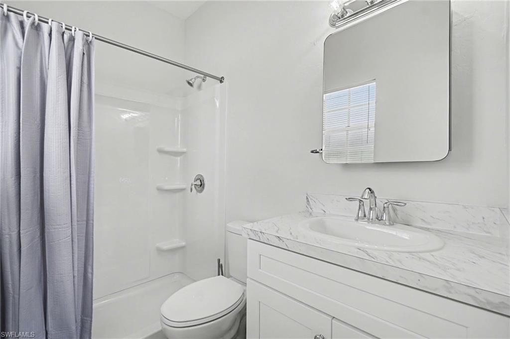 6081 Lake Front Dr , Fort Myers, FL 33908 Photo
