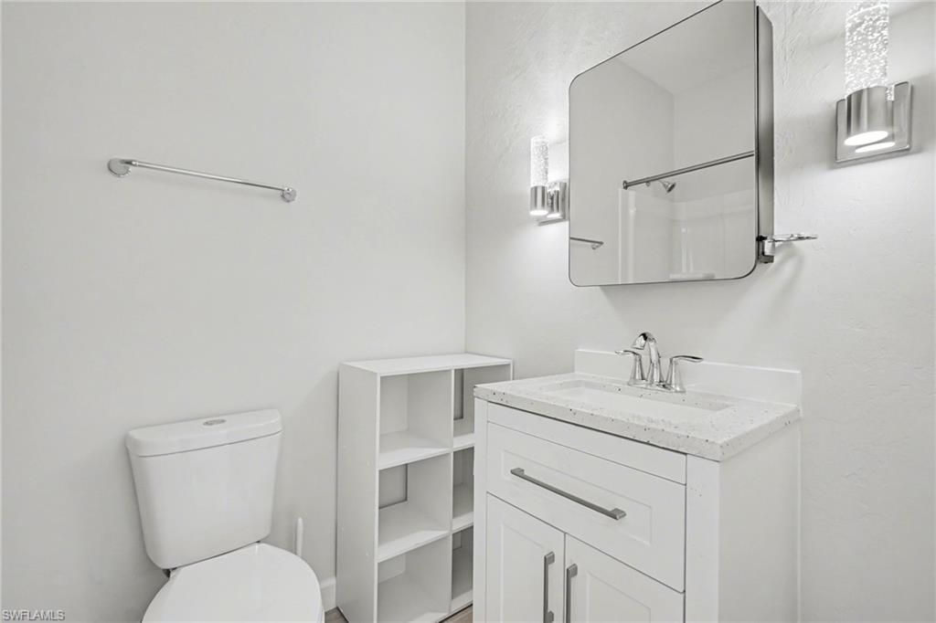 6081 Lake Front Dr , Fort Myers, FL 33908 Photo