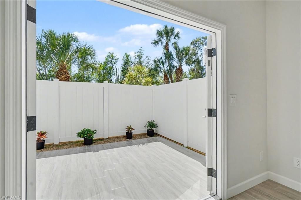 6081 Lake Front Dr , Fort Myers, FL 33908 Photo