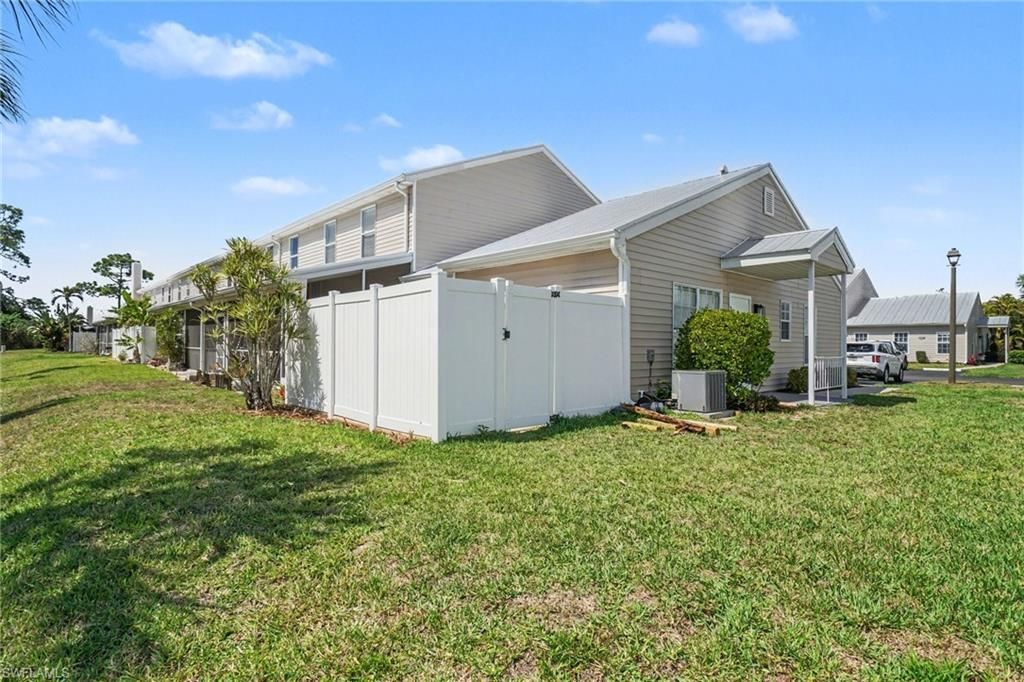 6081 Lake Front Dr , Fort Myers, FL 33908 Photo