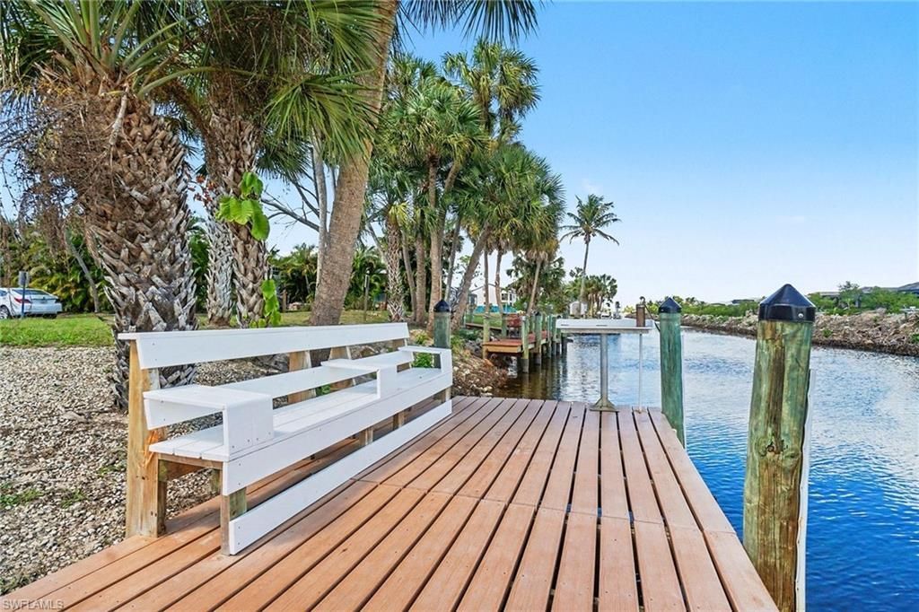 6081 Lake Front Dr , Fort Myers, FL 33908 Photo