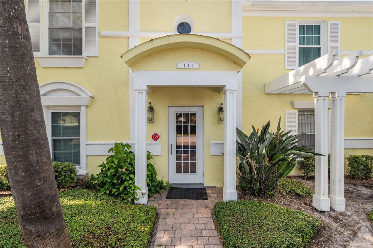 111 Seahorse Drive Se, Unit A, Saint Petersburg, FL 33705 Photo