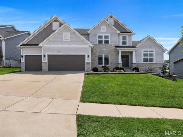 502 Leaning Woods Street , St Charles, MO 63301