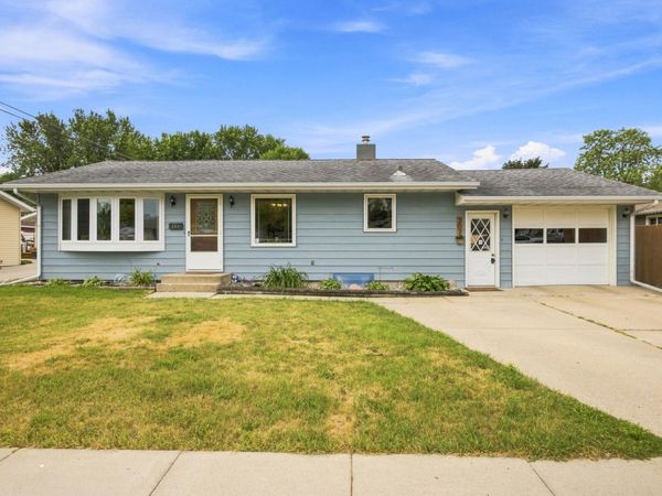 207 7th Avenue E, West Fargo, ND 58078