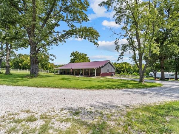 395 NW 1101st Road, Centerview, MO 64019