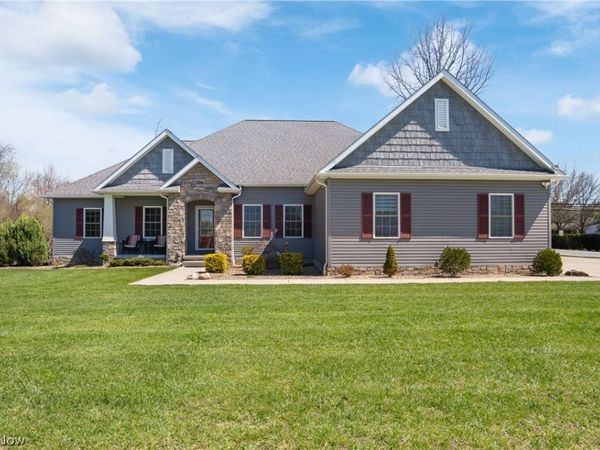535 E Caston Road , Green, OH 44685