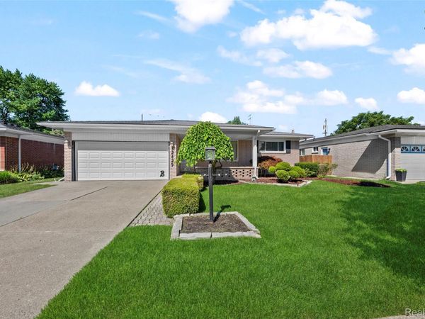 32429 Whitley Circle, Warren, Mi 48088