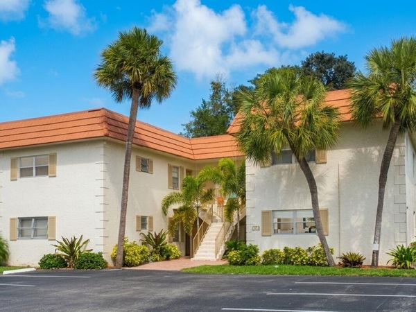 5220 NE 14th Way, Unit 8, Fort Lauderdale, FL 33334