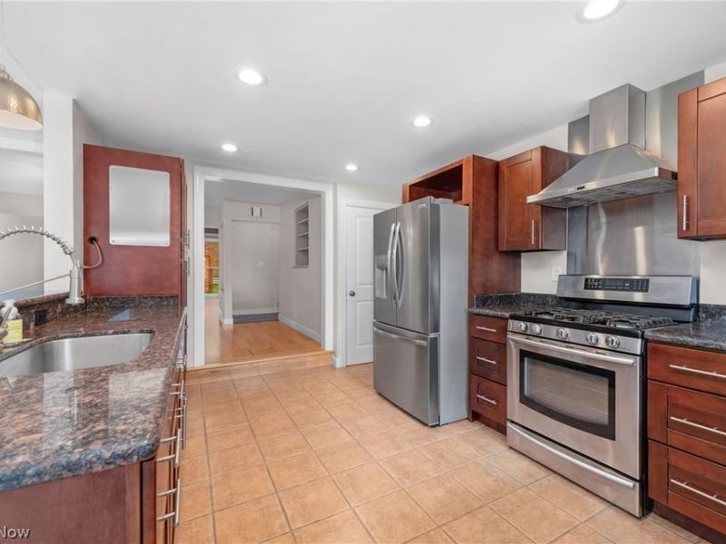 374 Bradley Road, Bay Village, OH 44140 Photo 13
