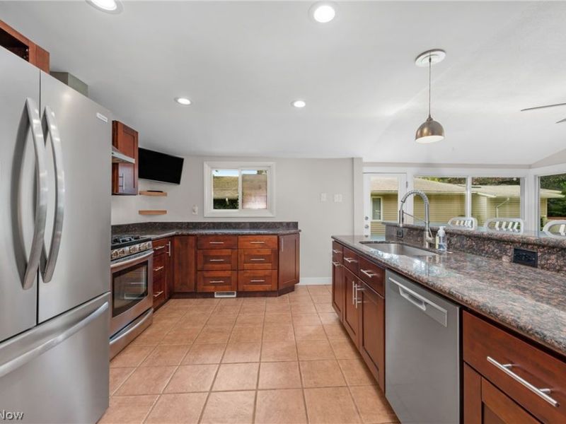 374 Bradley Road, Bay Village, OH 44140 Photo 15